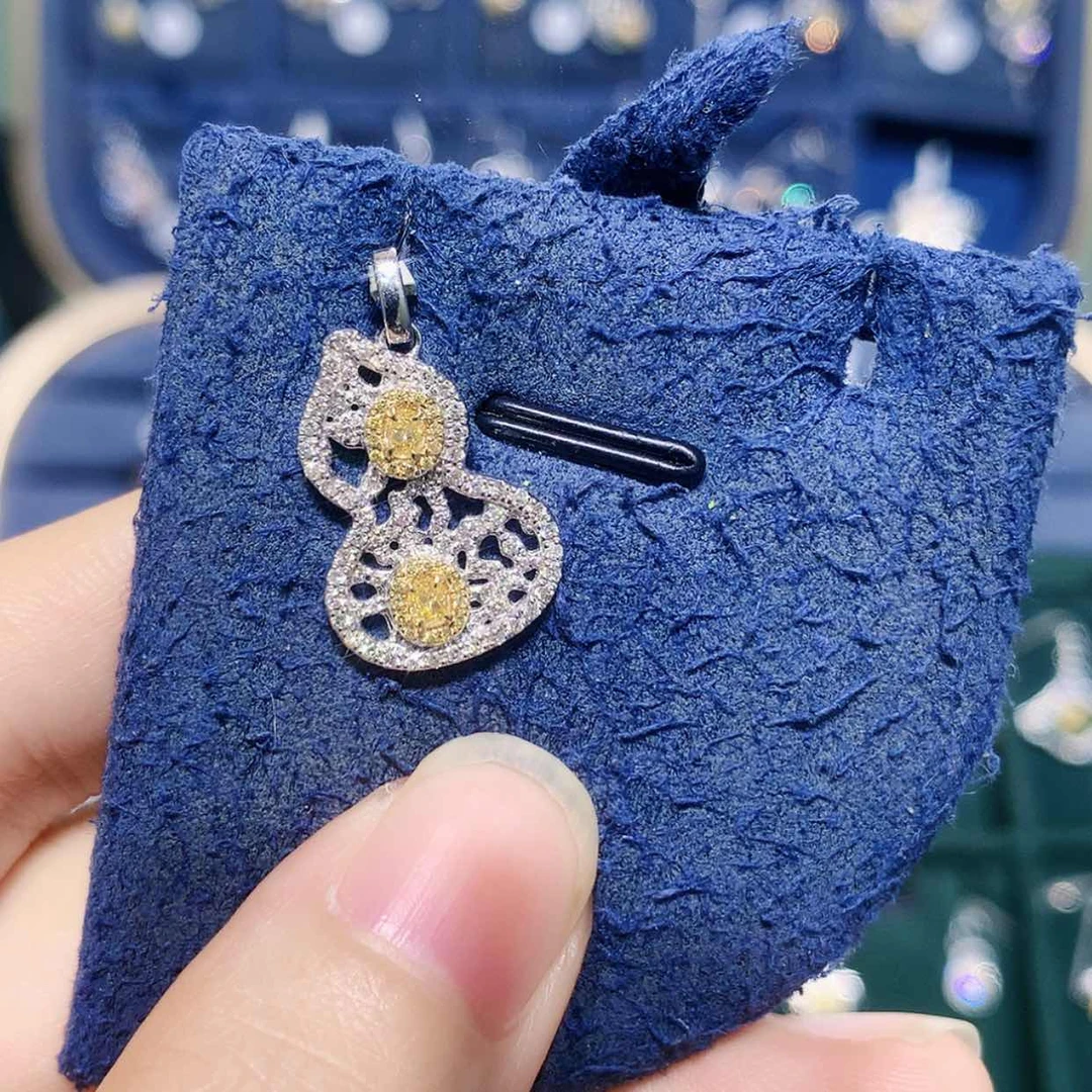 【闪购商品】吊坠(不含链)18K金镶嵌钻石