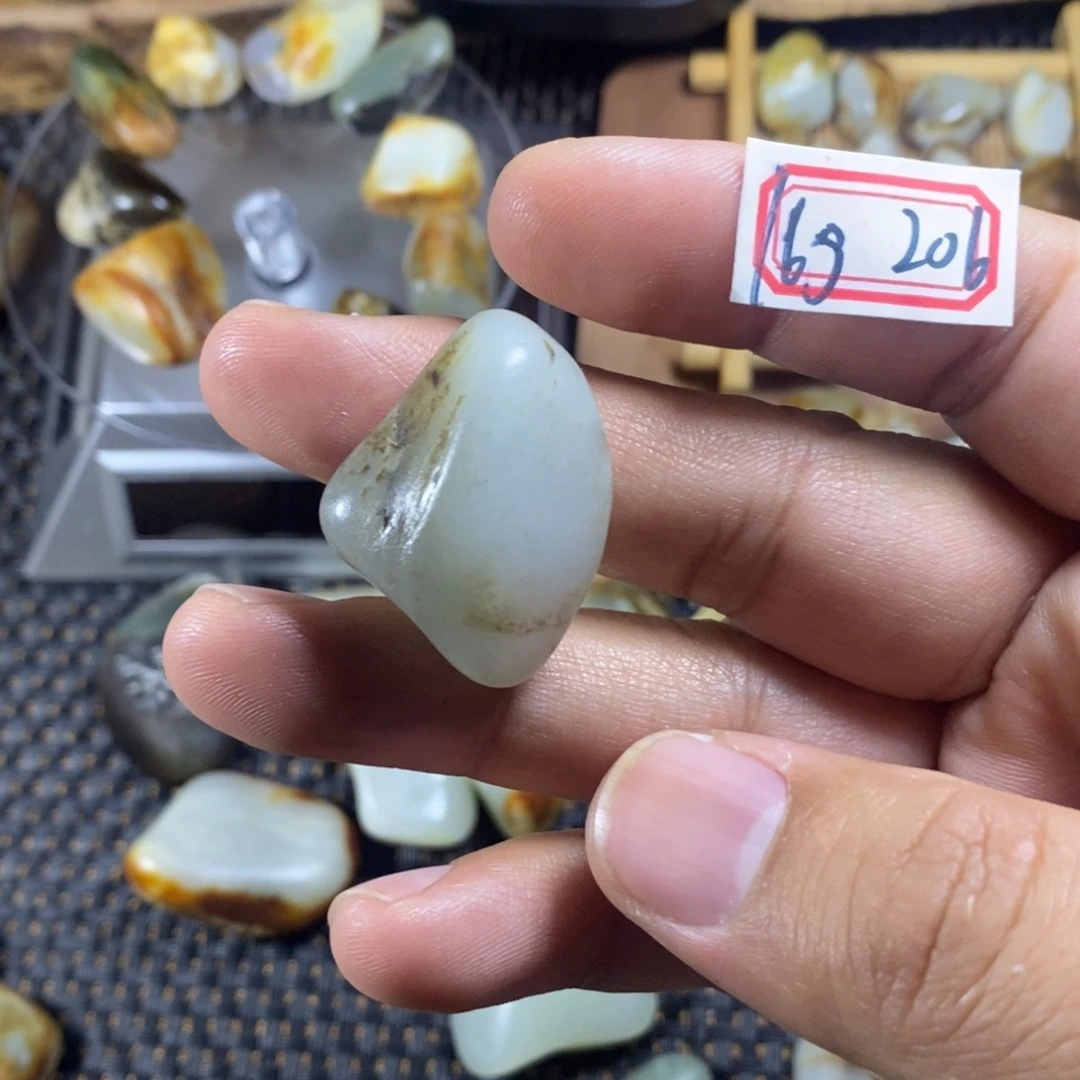 和田玉（糖玉）未镶嵌挂件