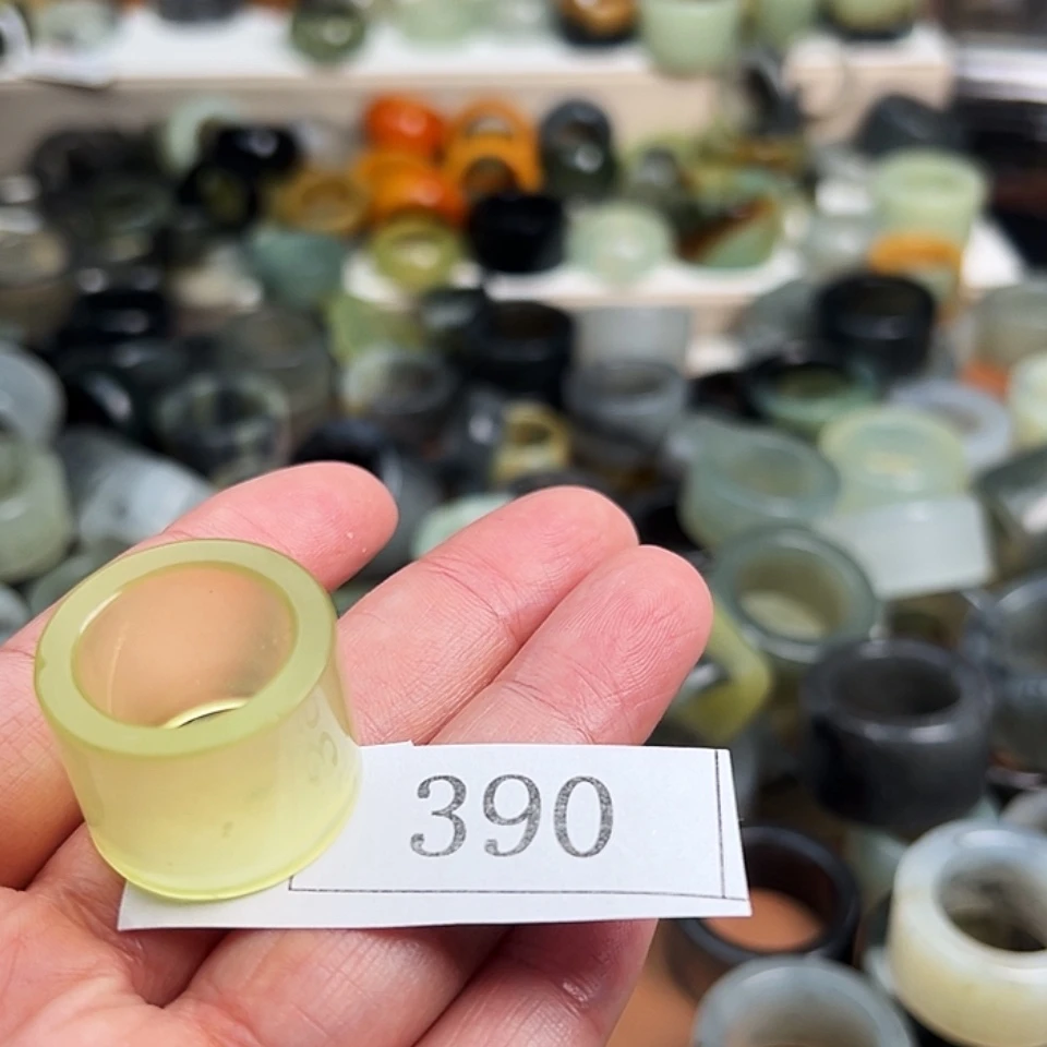 【闪购商品】未镶嵌蛇纹石玉戒指骄**火