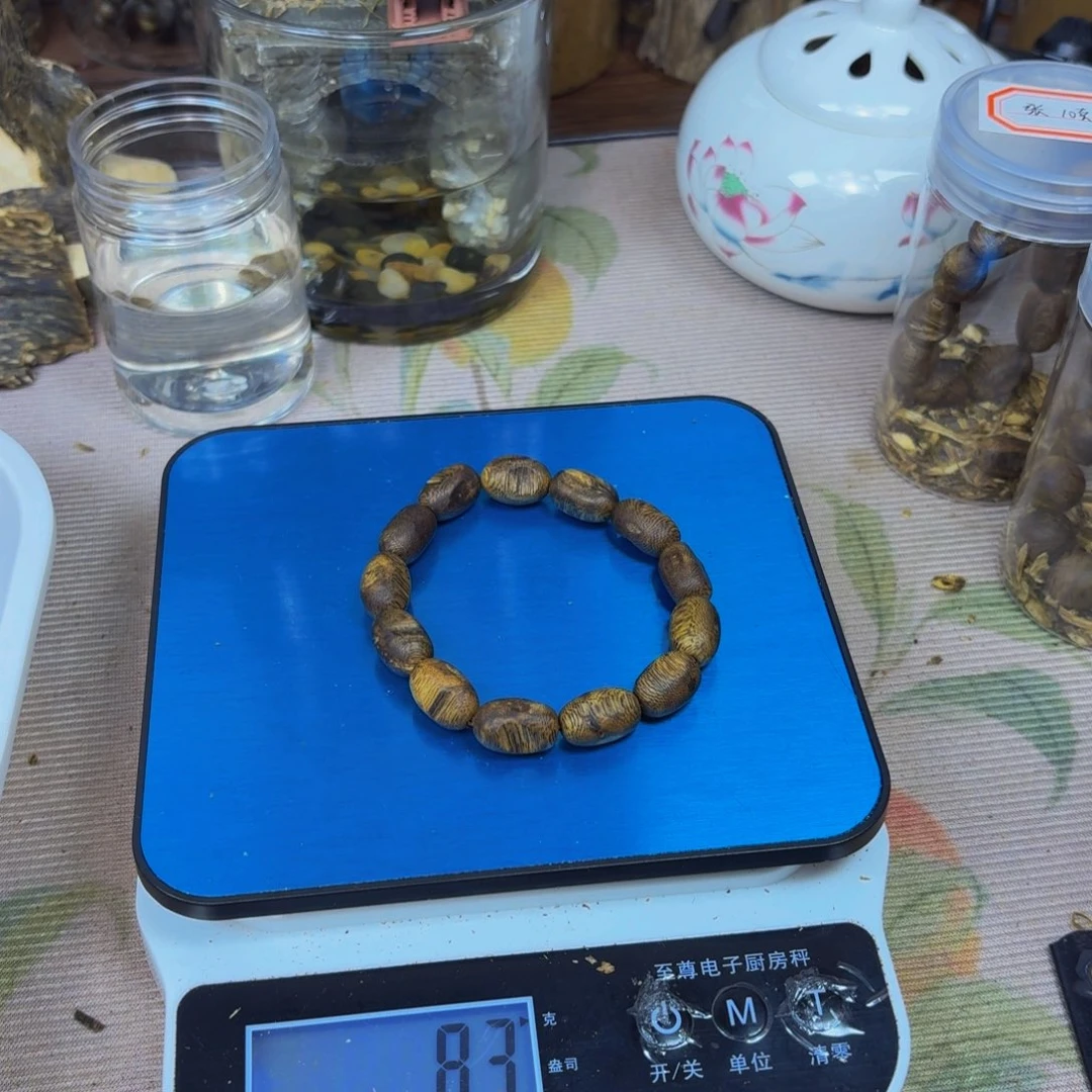 香料莺歌绿奇楠1.0单圈留疤珠8克