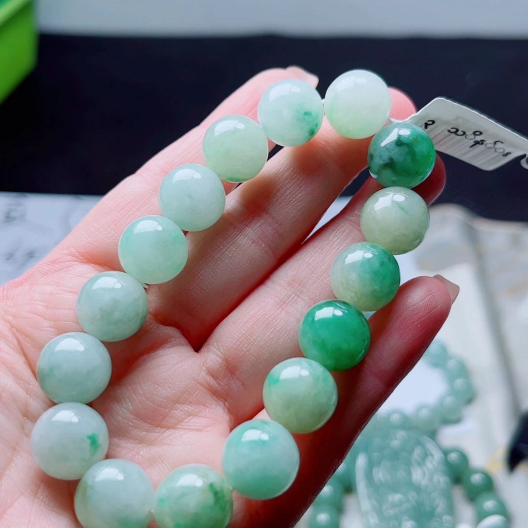 J***g定制翡翠未镶嵌翡翠