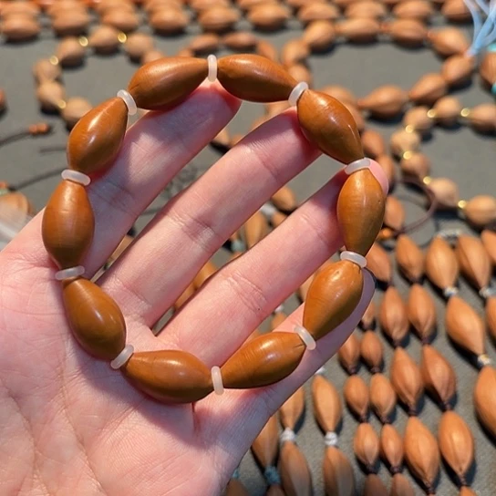 1.1小光板手串款10粒