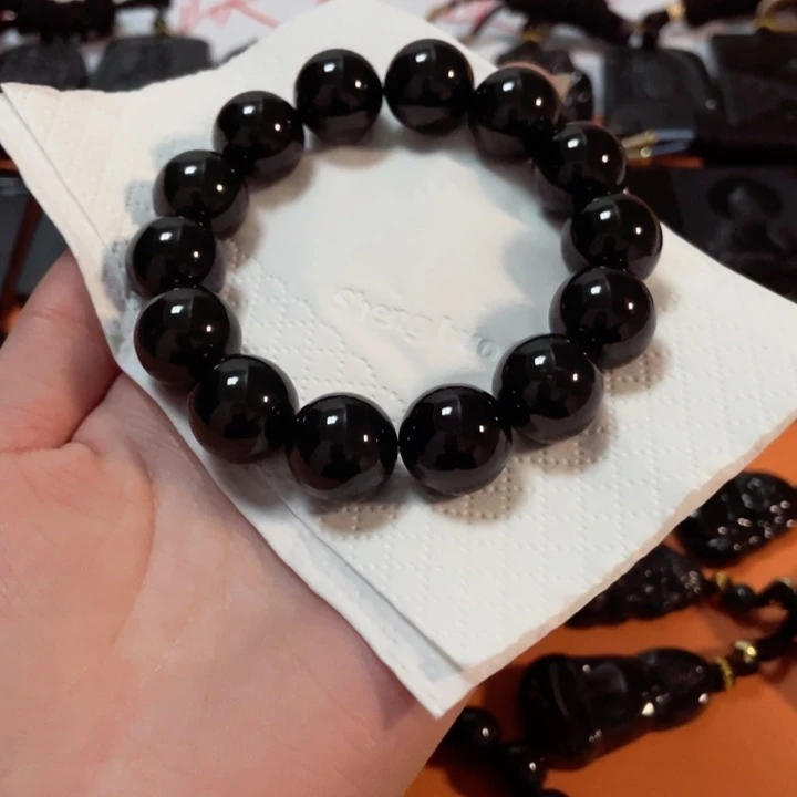 翡翠颈饰未镶嵌诚*