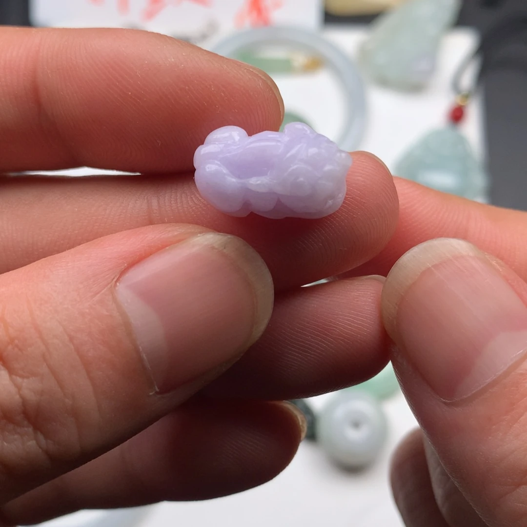 翡翠颈饰未镶嵌?****缅甸翡翠