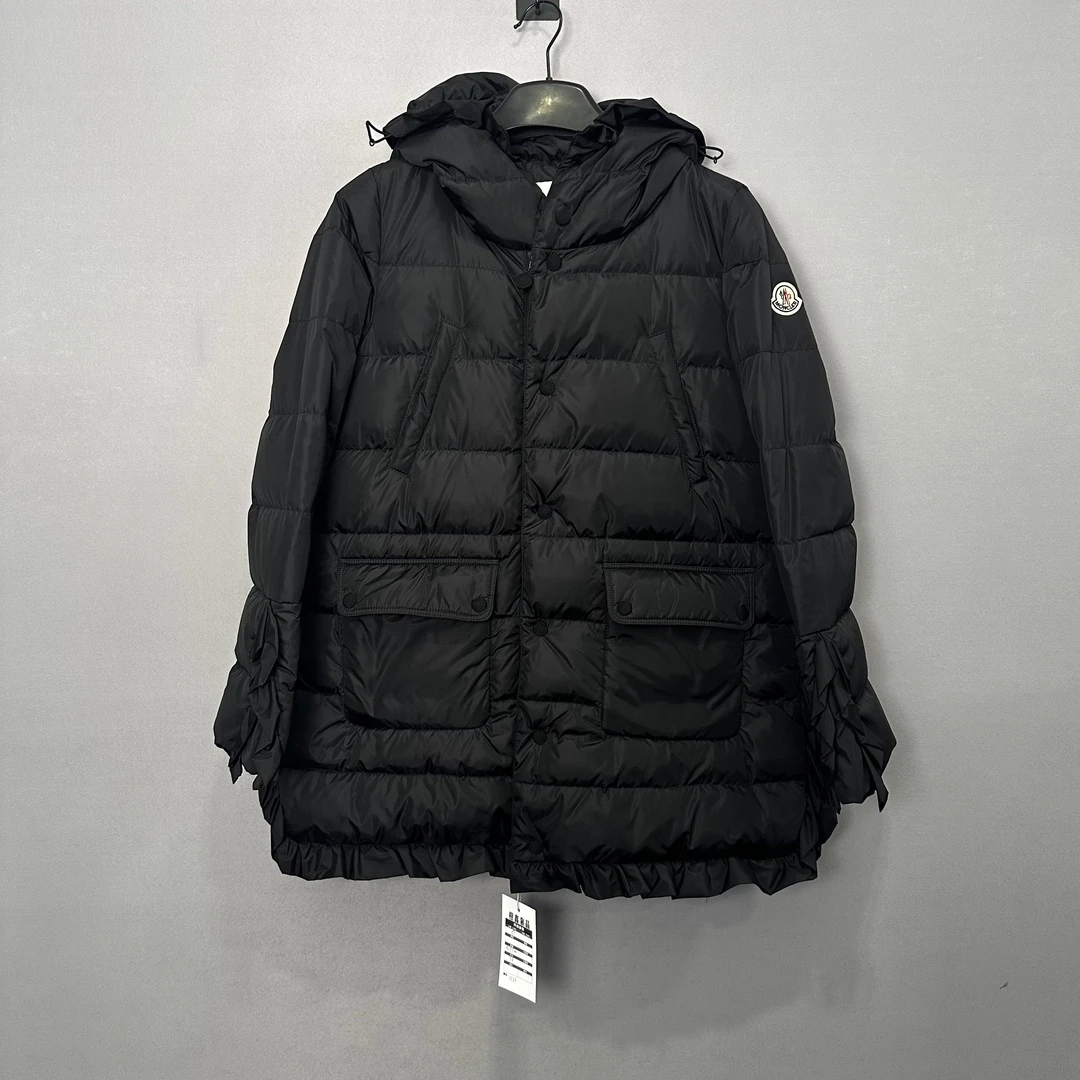 99新 MONCLER 盟可睐荷叶边连帽单排扣羽绒服/0码/价11000
