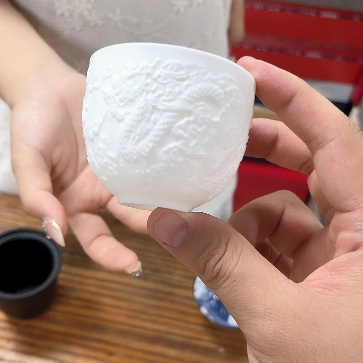 孤品茶具套装等。