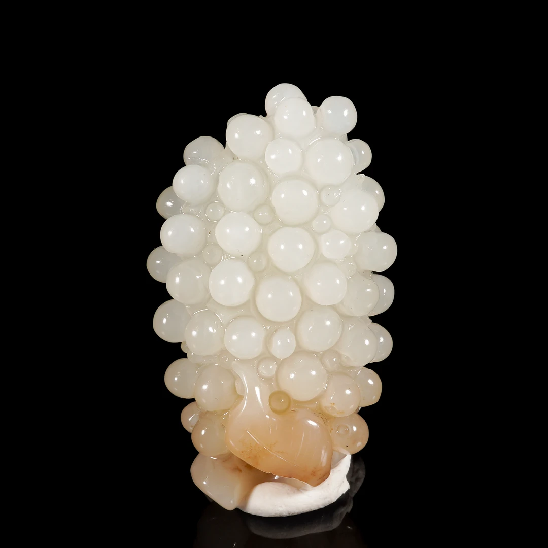 LOT.001和田玉巧雕葡萄/X4004