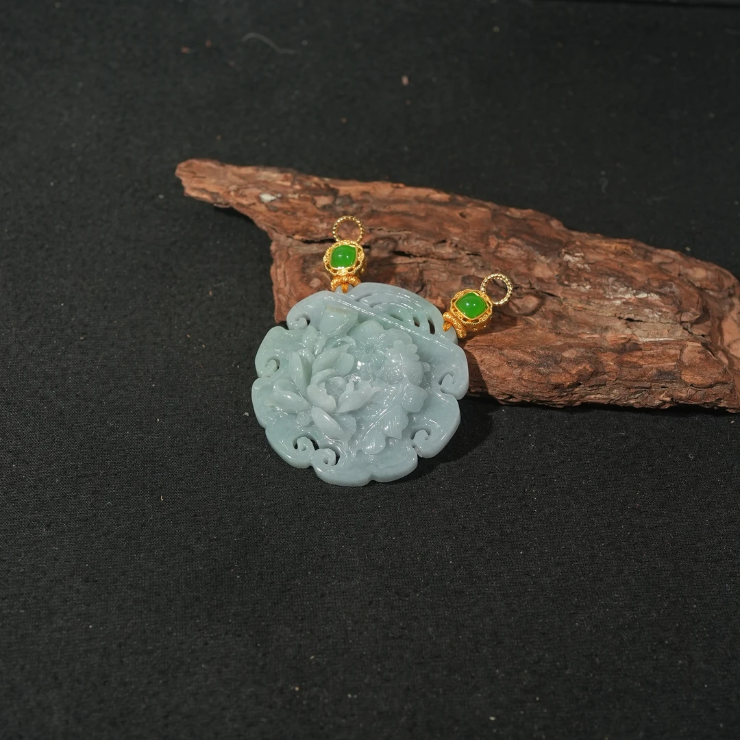 12.8香港王老板-翡翠吊坠t4147