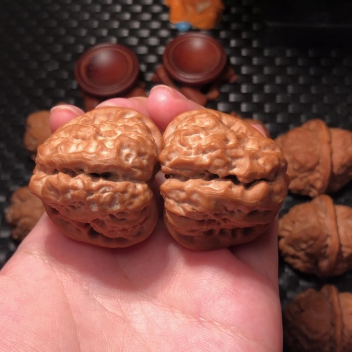 刘***办文玩核桃把件蛤蟆