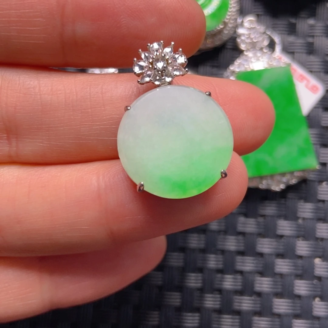 翡翠银S925镶嵌颈饰圆牌吊坠