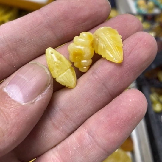 未镶嵌蜜蜡裸石吊坠