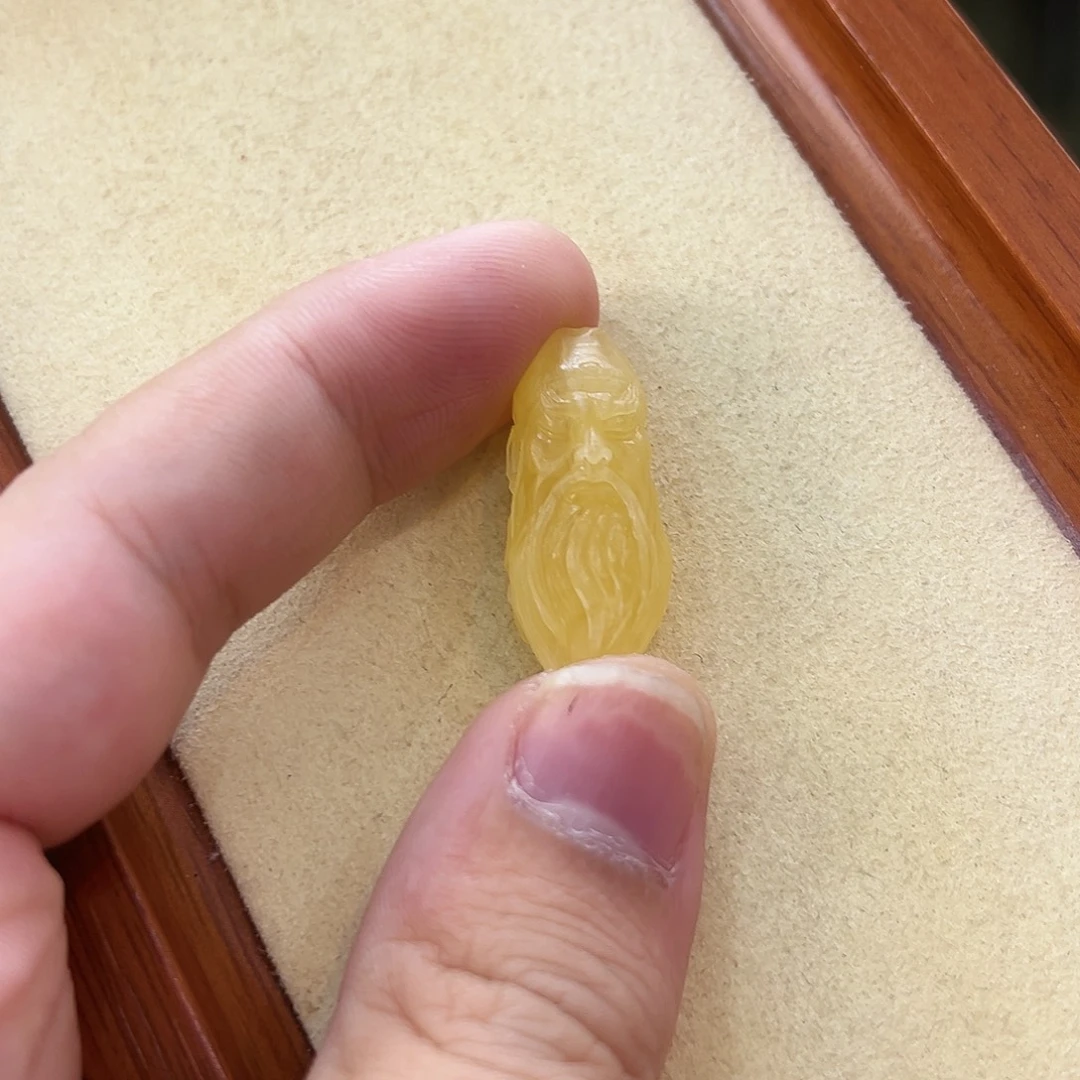 蜜蜡未镶嵌珠宝奇石