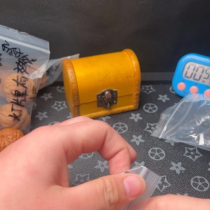 晴***。大叶紫檀（黑酸枝木类）