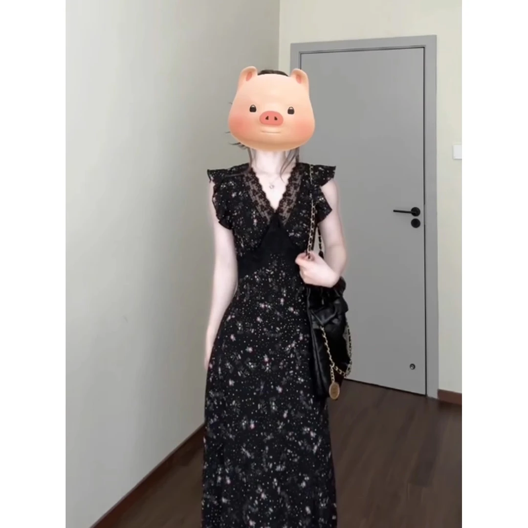 法式黑色v领飞飞袖碎花连衣裙女夏季2025新款气质收腰显瘦长裙子