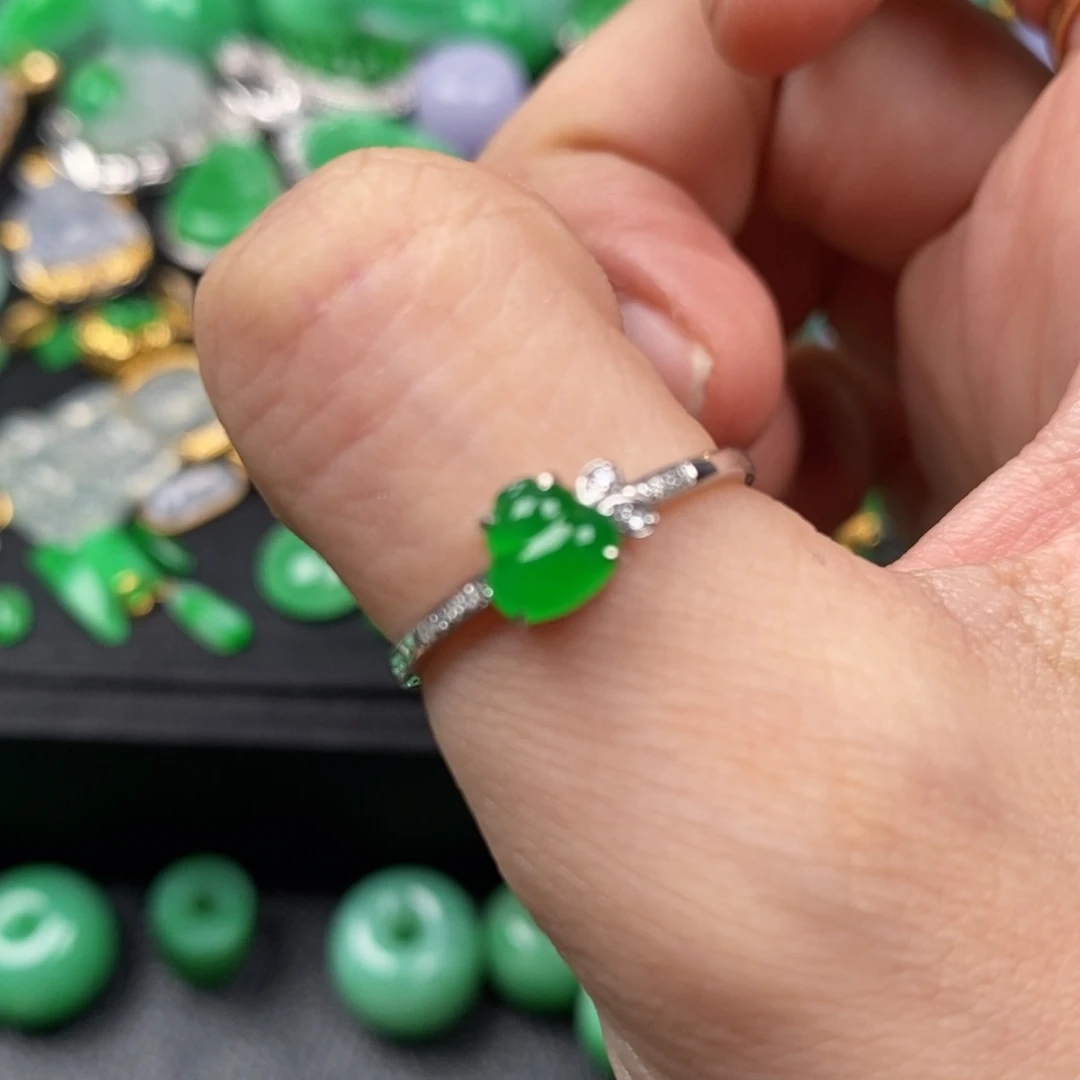 翡翠18K金镶嵌戒指翡翠