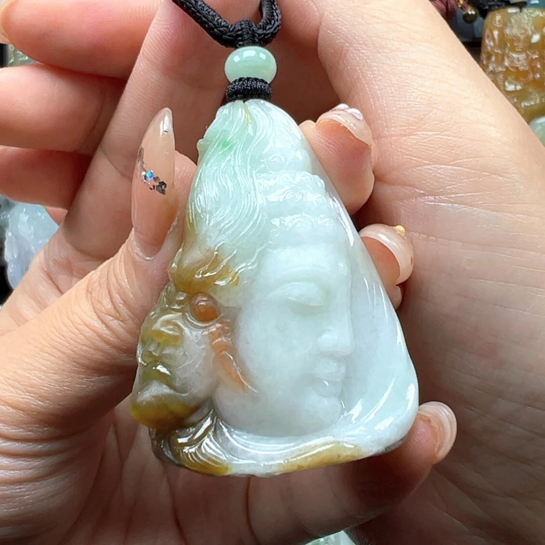 巉***嶻翡翠未镶嵌颈饰一念