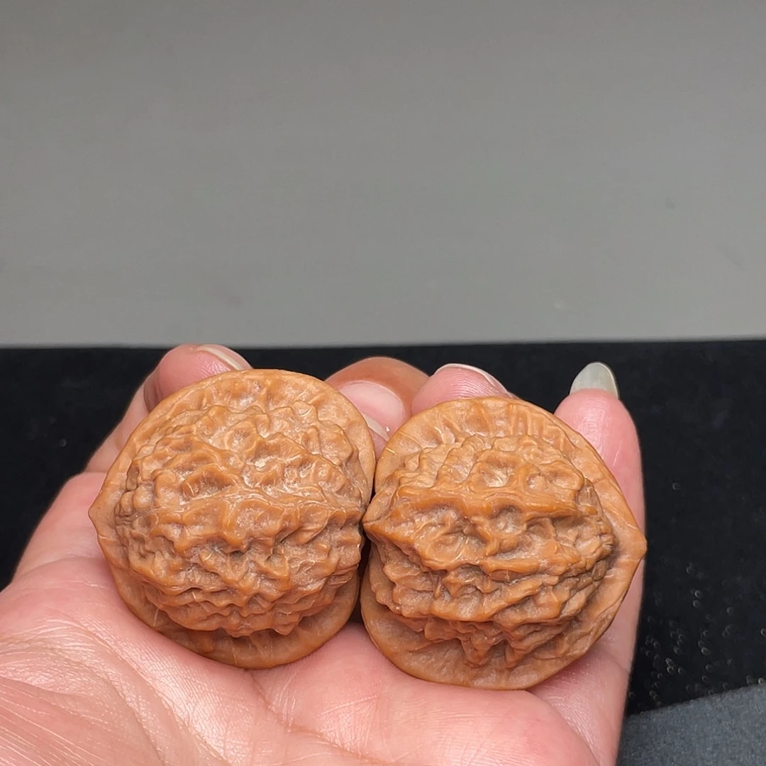把件猴头核桃36×37全品头茬瓷娃娃XM3479