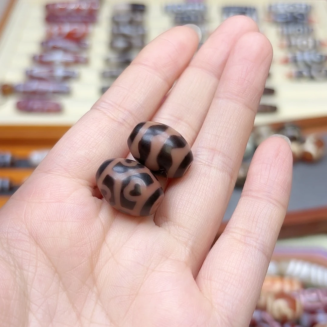 玛瑙/玉髓颈饰合金W****g