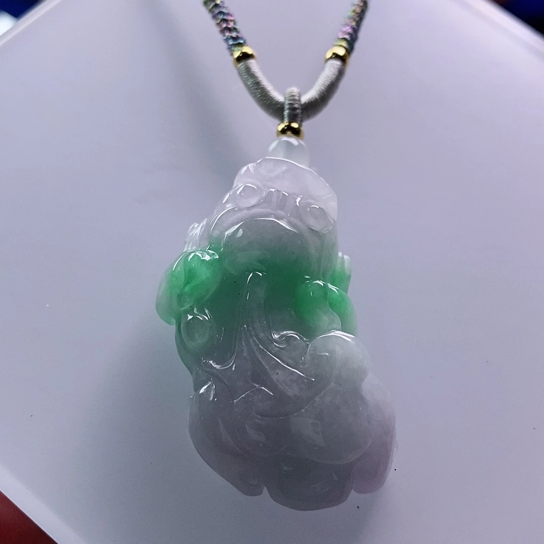 翡翠未镶嵌吊坠(赠链)