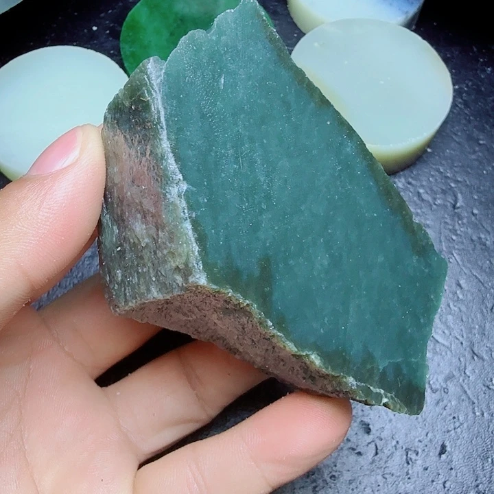 未镶嵌和田玉（糖玉）珠宝奇石