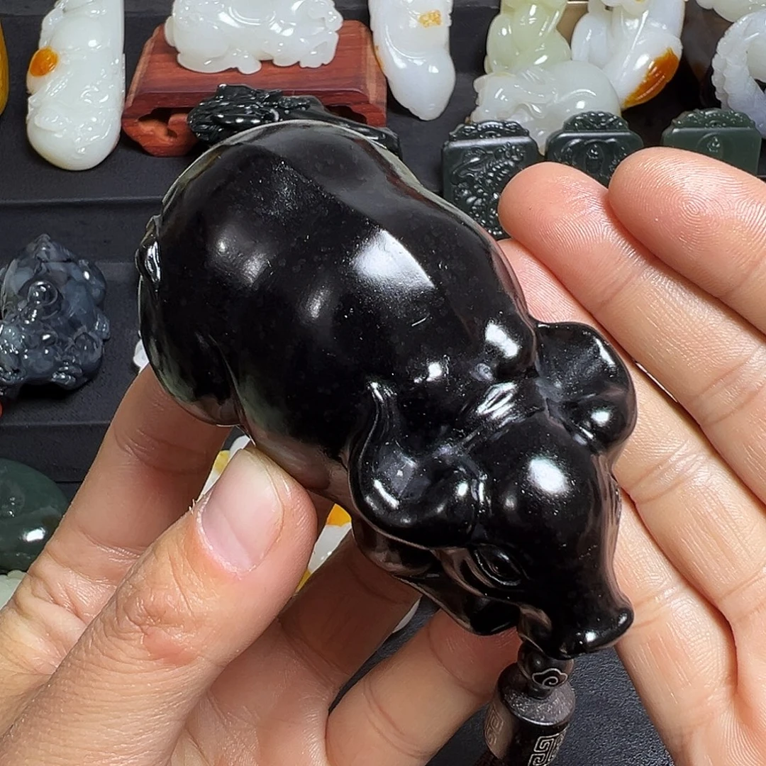 和田玉（墨玉）未镶嵌挂件