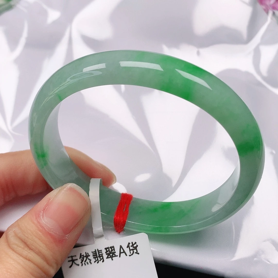 翡翠手镯（贵妃镯）未镶嵌天然翡翠手镯53.4