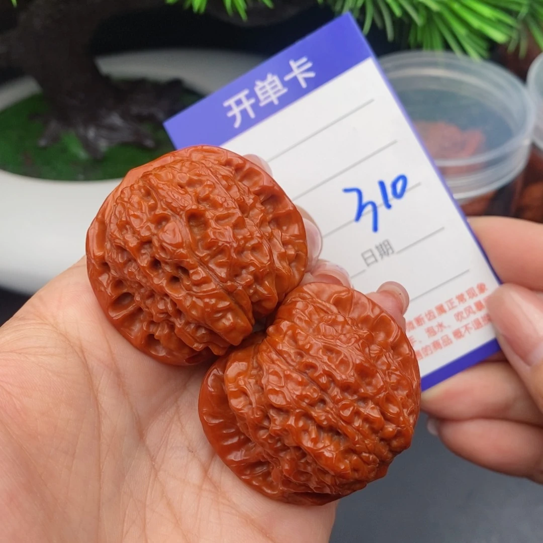 文玩核桃把件41血麒麟310