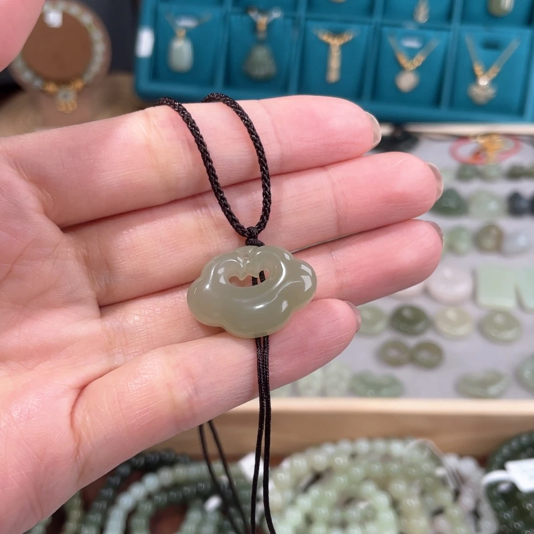 和田玉吊坠(不含链)未镶嵌一***叁