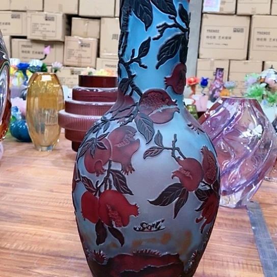 琉璃花瓶高37厘米口径5厘米