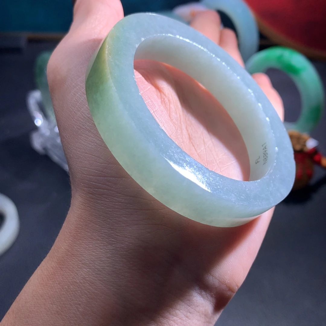 未镶嵌翡翠手镯定制翡翠
