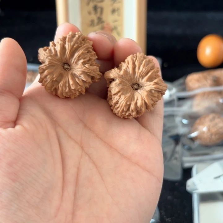 文玩核桃吊坠多***衮南将