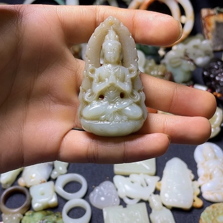 毛***搭和田玉（糖玉）未镶嵌颈饰