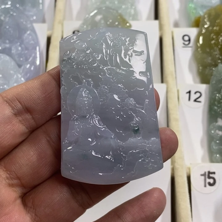 颈饰未镶嵌翡翠山水观音