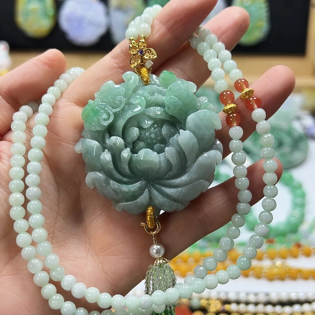 翡翠未镶嵌颈饰吊坠