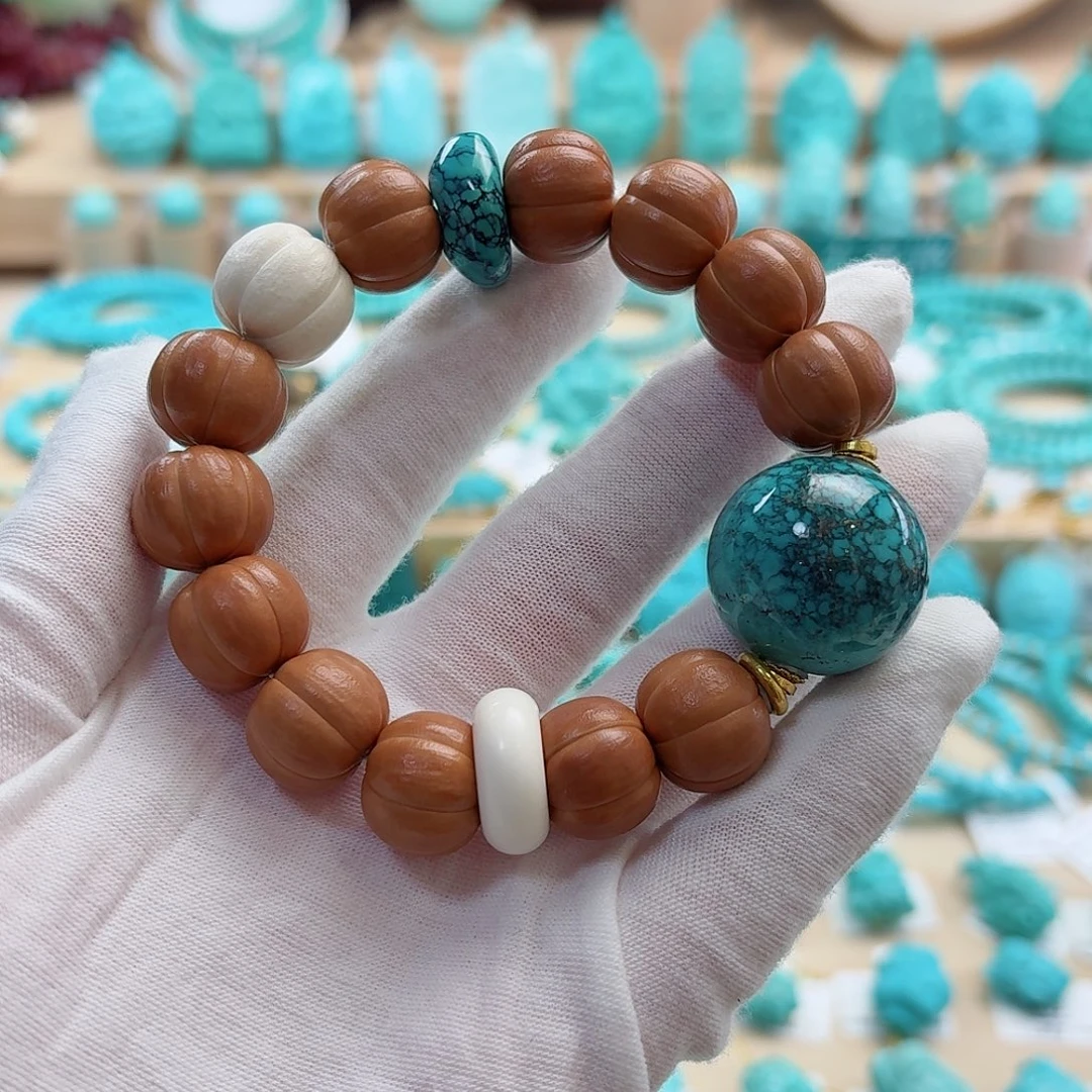 绿松石18K金镶嵌珠宝奇石