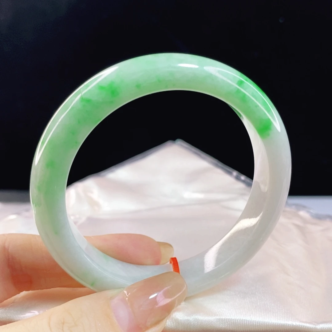 翡翠手镯未镶嵌55.6