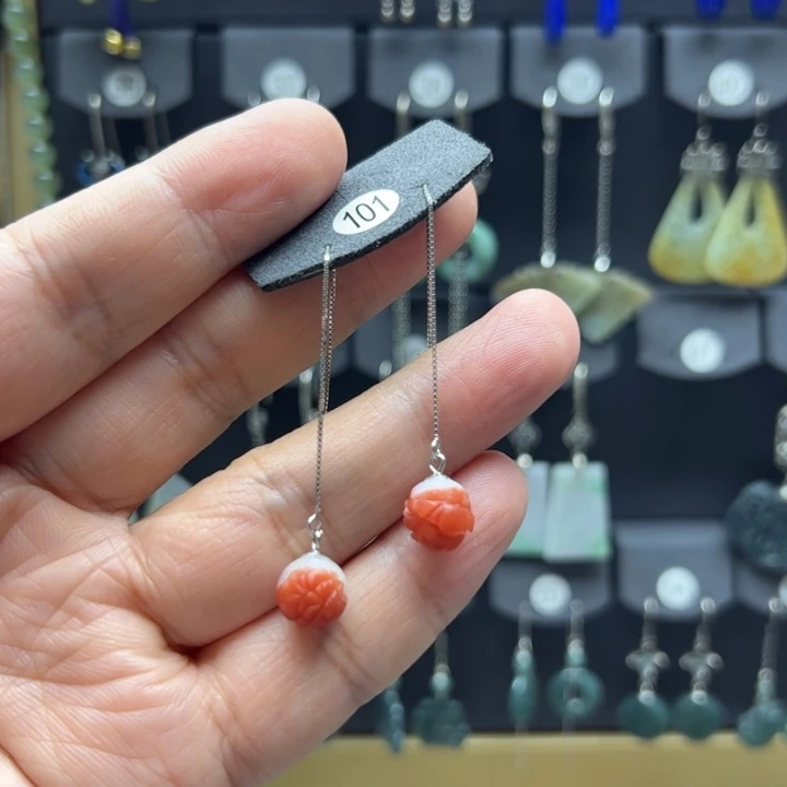 辰***辰南红玛瑙银S925镶嵌耳饰