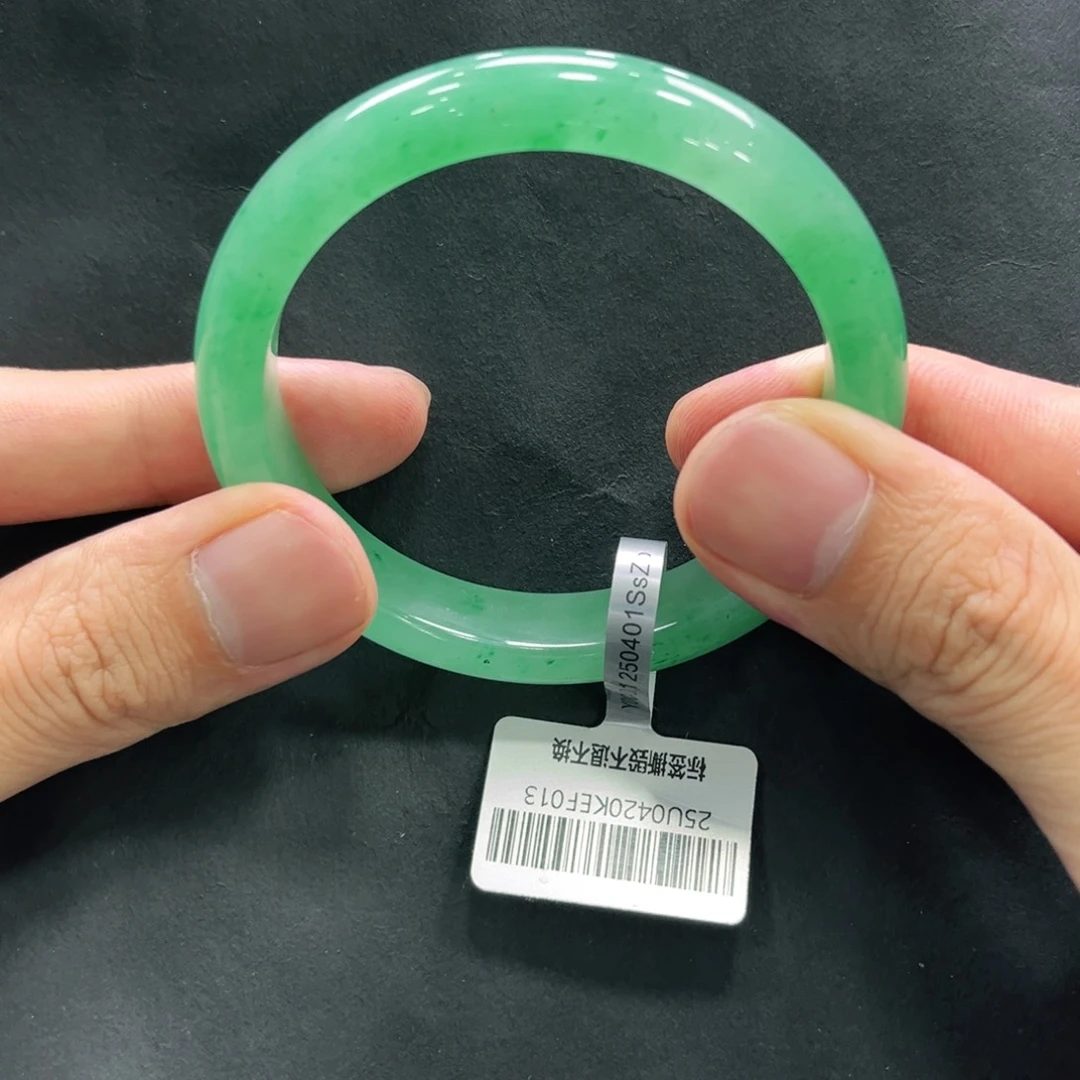 M***y石英质玉手镯未镶嵌➕小明55