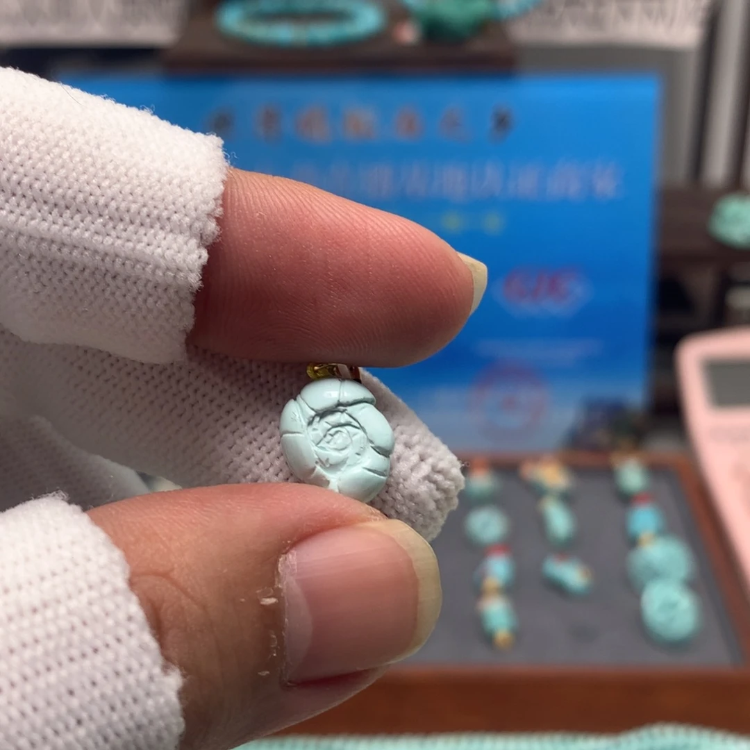 绿松石未镶嵌挂件