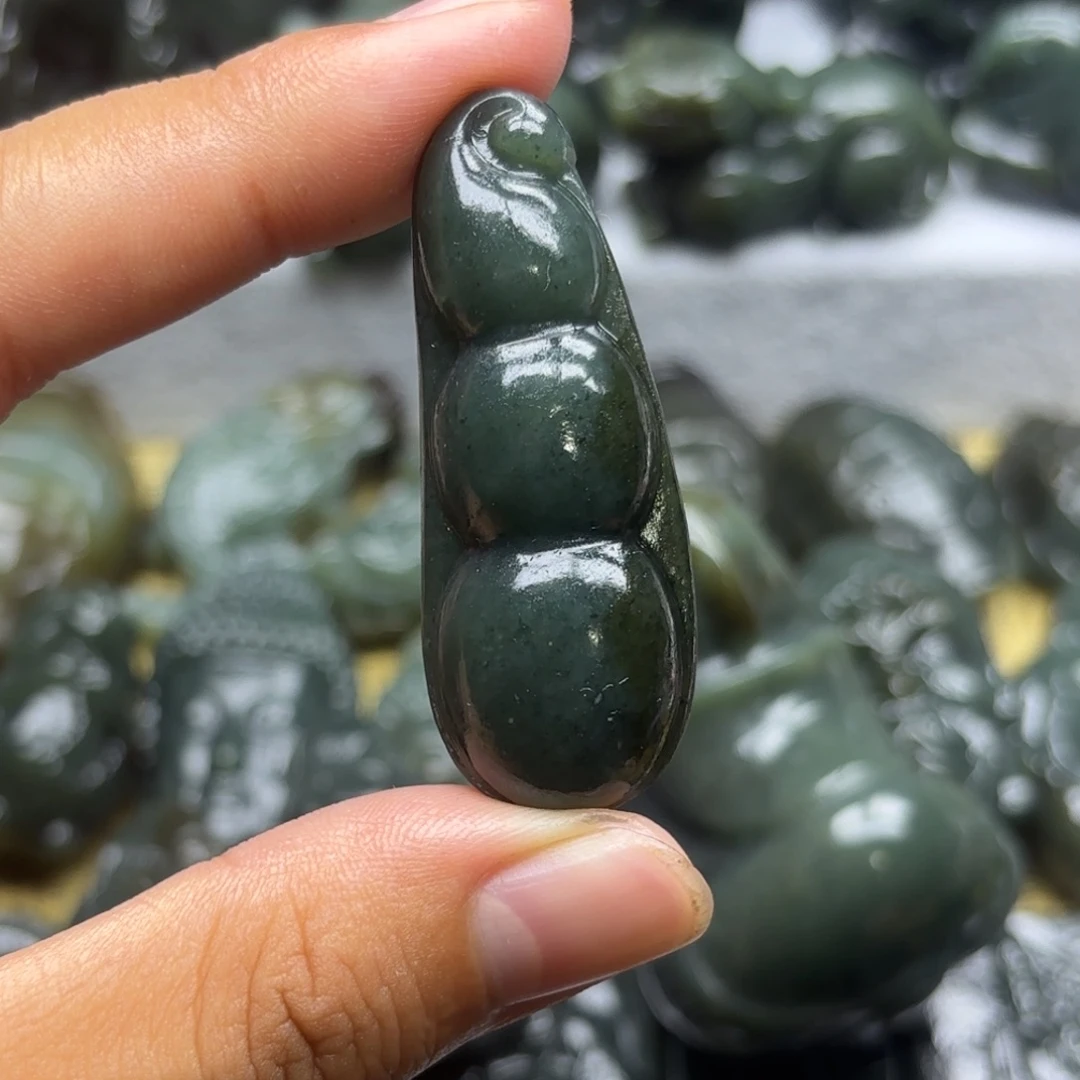 和田玉（糖玉）未镶嵌颈饰