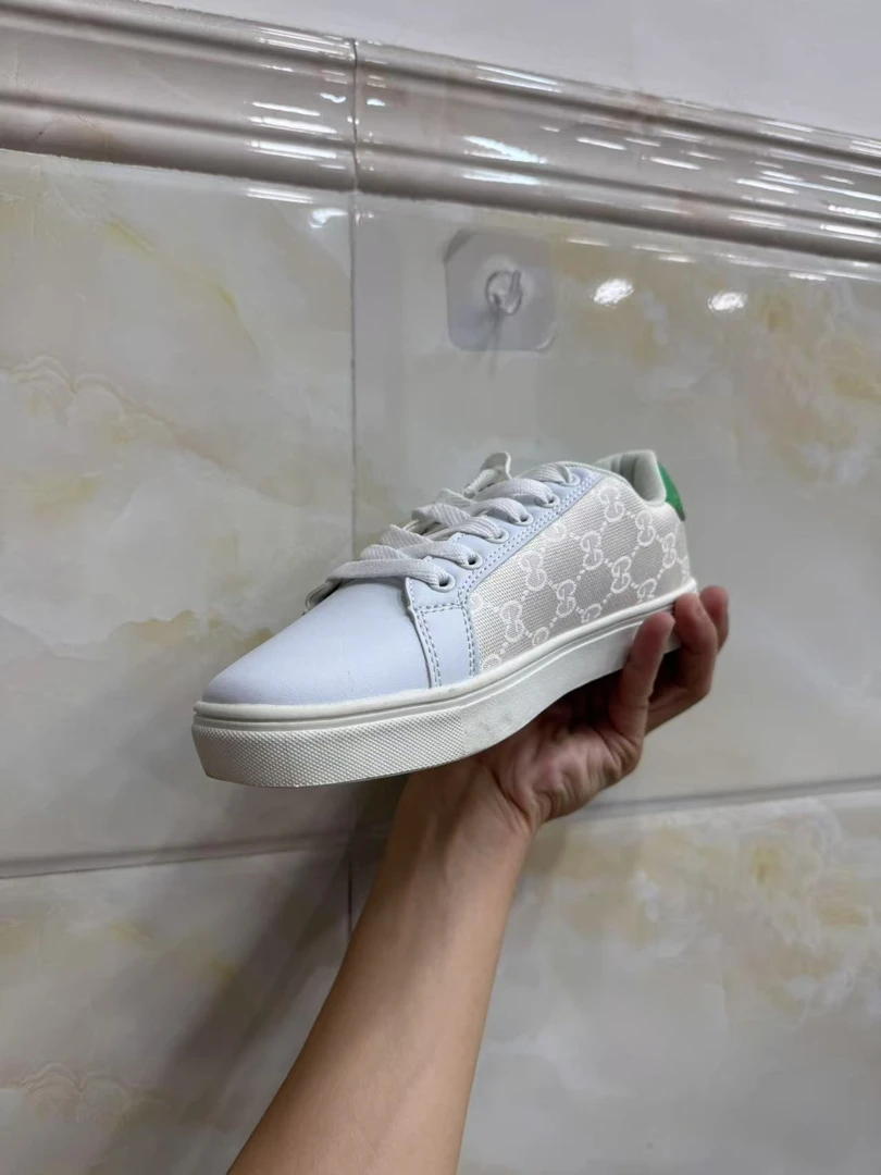 025情侣同款休闲百搭耐磨硬底运动休闲鞋