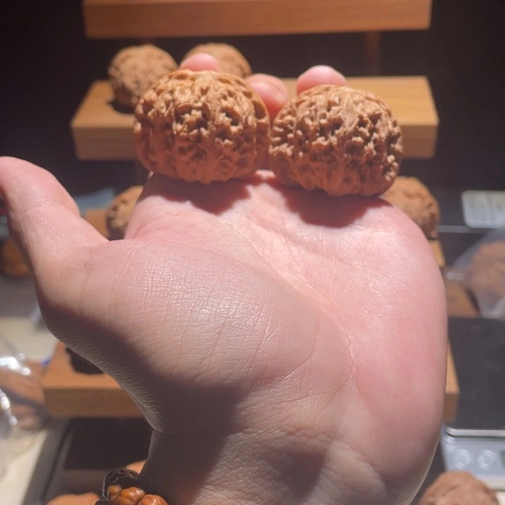 L***.把件文玩核桃41头货闷白