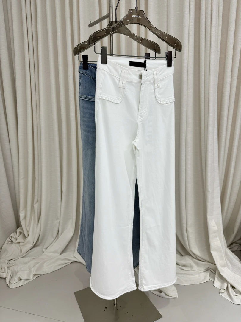 吕林2025春夏《千禧喇叭》微弹街头喇叭牛仔裤高腰简约