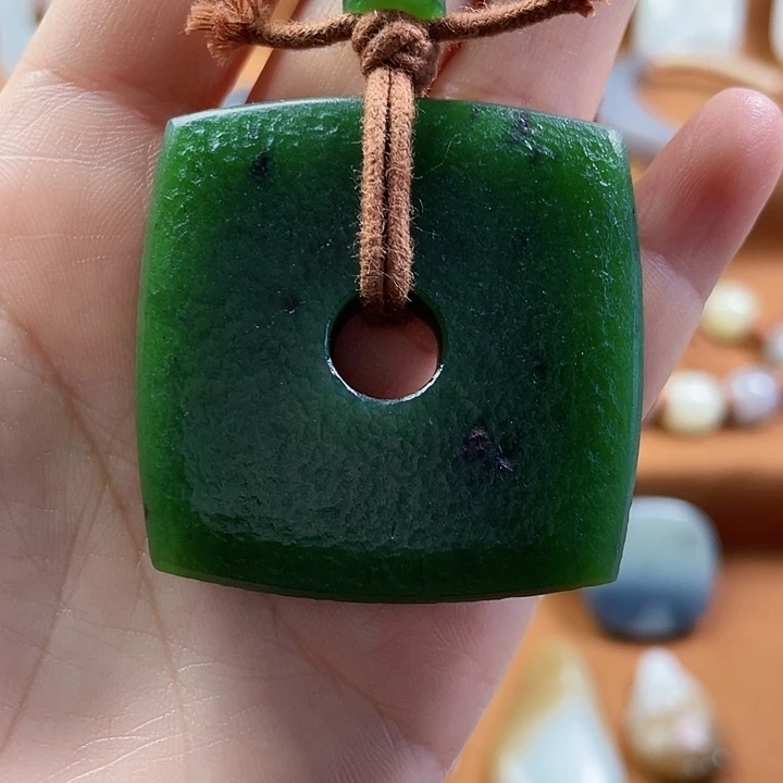 三***科颈饰未镶嵌和田玉（碧玉）