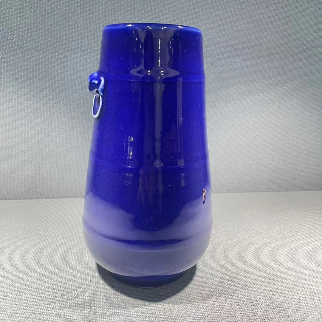 231 清晚期 宝石蓝双耳筒瓶
