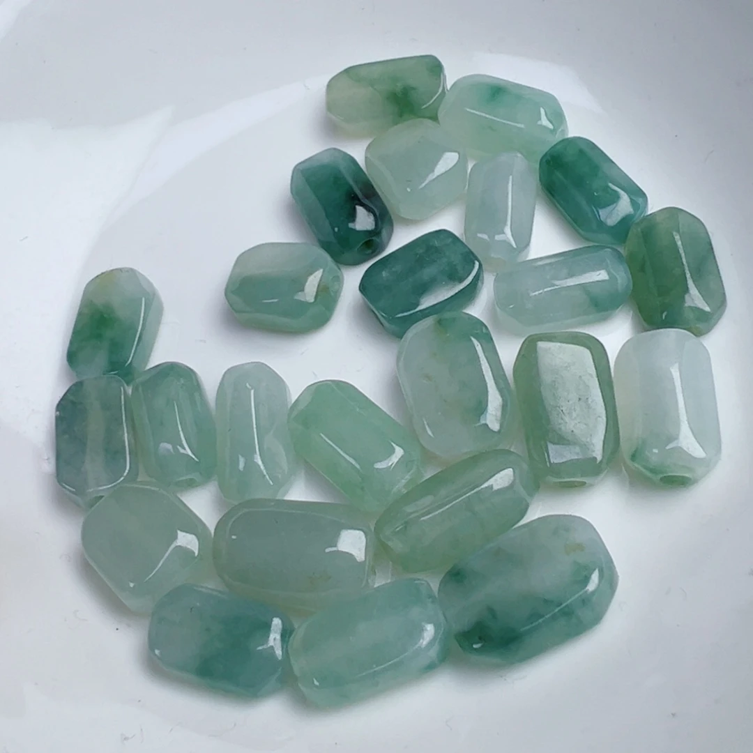 翡翠散珠随行俩颗