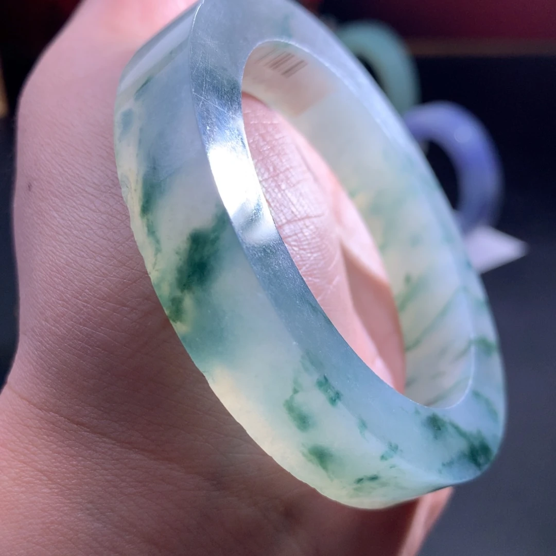 定制翡翠未镶嵌翡翠手镯