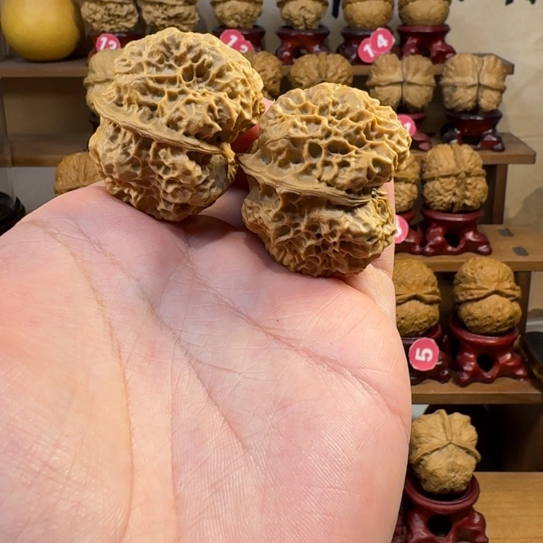 铁核桃把件龙纹古蟾43尺
