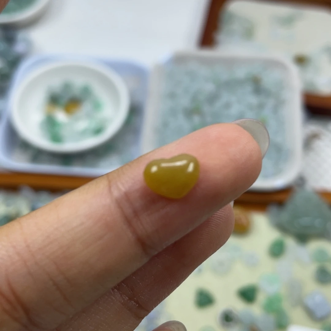 翡翠未镶嵌颈饰65578876543