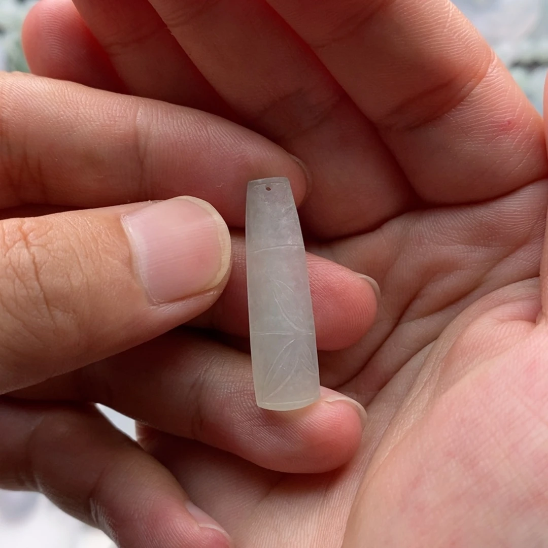 未镶嵌定制翡翠天然缅甸翡翠吊坠